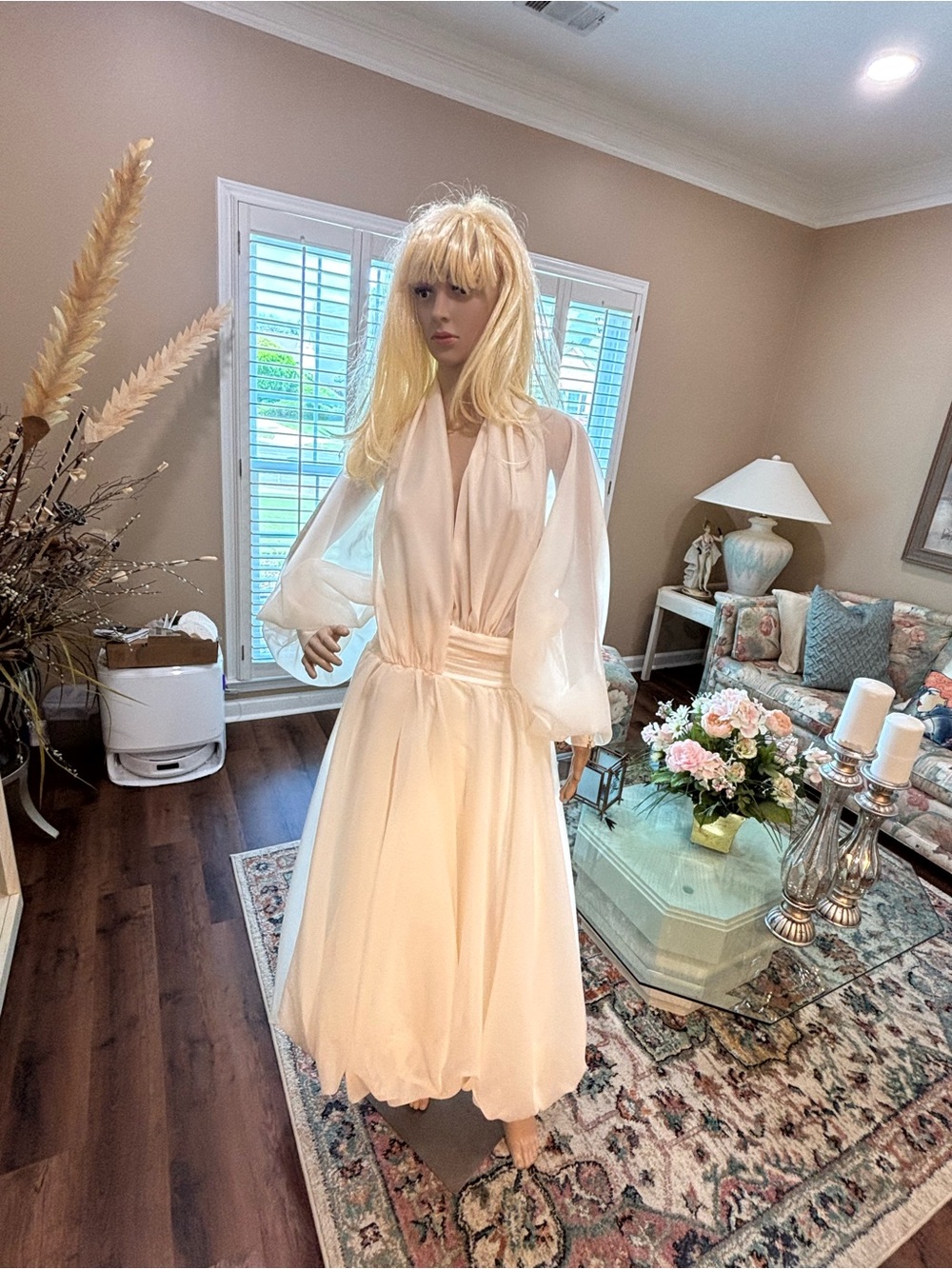Soft Cream V-Neck Long-Sleeve Midi Dress